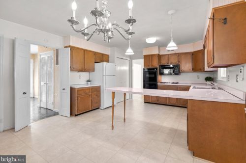 2305 Gate Dr, Silver Spring MD 20906-2208 exterior