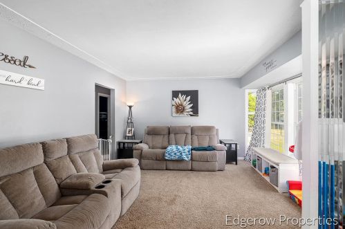 862 Buckingham St, Wyoming MI 49509-2827 exterior