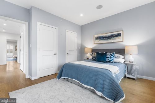 833 Bainbridge St, Philadelphia PA  19147-2009 exterior