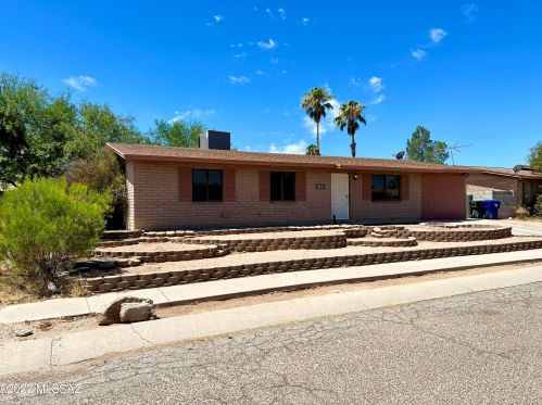 8480 Desert Aire St, Tucson, AZ 85730-4701