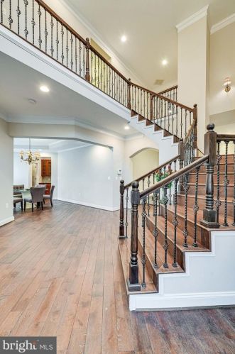 1339 Mayflower Dr, Mc Lean VA 22101-5612 exterior