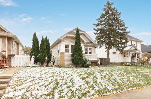 3018 93rd St, Milwaukee WI  53227-3608 exterior