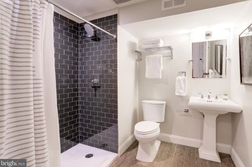 1012 8 St, Washington DC 20002-3621 exterior