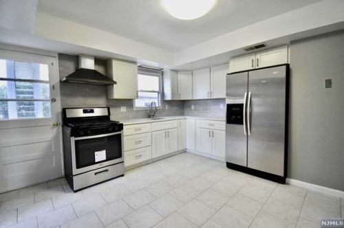 166 Morningside Ln, Palisades Park NJ exterior