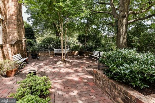 980 Royal St, Alexandria, VA 22314-4343