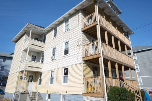 25 Read Ave, Woonsocket, RI 02895-3415