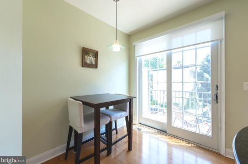 206 Admirals Way, Philadelphia PA 19146-5213 exterior