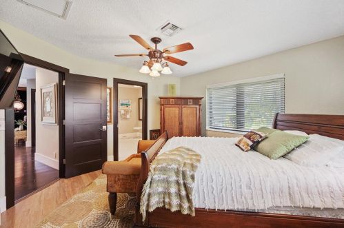 4803 Oak Cir, Boynton Beach FL 33436-5922 exterior