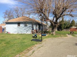 2523 48th Ave, Sacramento CA  95822-3810 exterior