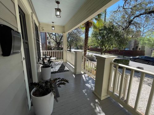 2308 8th St, Austin TX  78703 exterior