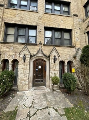 5653 Spaulding Ave, Chicago, IL 60659-3648