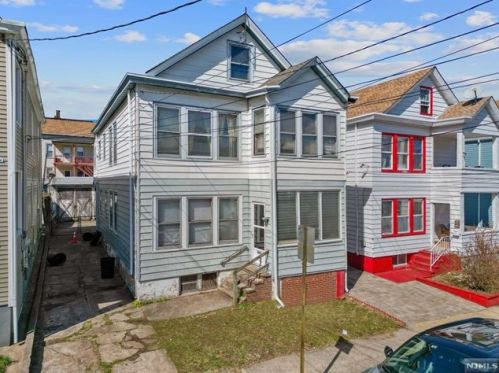 131 Buffalo Ave, Paterson NJ  07503-1811 exterior