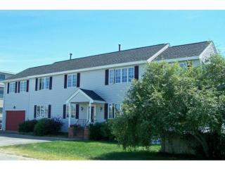 518 Hooksett St, Seabrook, NH 03874-4710