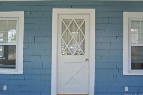 16 Stevens St, Milford CT 06460-7868 exterior