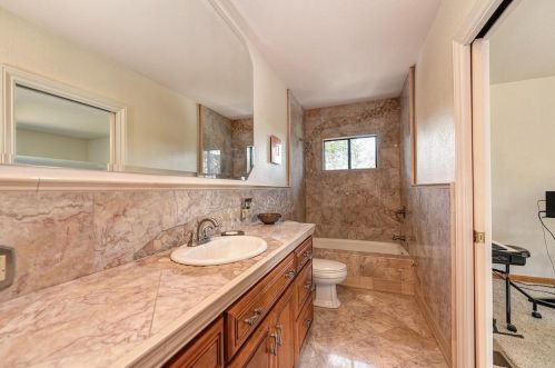 9811 Blue Lk Dr, Folsom CA 95630-1909 exterior