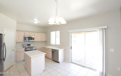 3918 Arlington Cir, Phoenix AZ  85041-6018 exterior