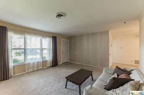 5922 Timberrock Dr, San Antonio TX 78242-1052 exterior