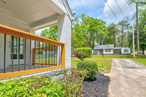 1526 Mayflower Ave, Atlanta GA 30311-2728 exterior