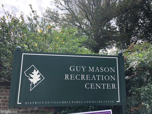 2655 41st St, Washington DC 20007-1276 exterior