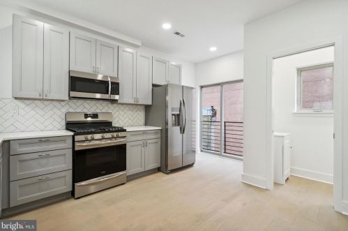 1121 26 St, Philadelphia PA 19146-3849 exterior