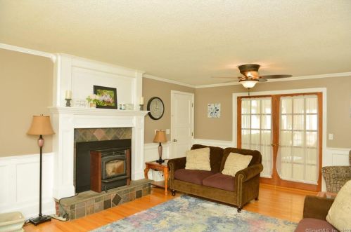 95 Mountain View Dr, Torrington CT 06791-1120 exterior