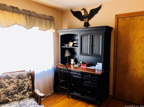 275 New Canaan Ave, Norwalk CT 06850-2620 exterior