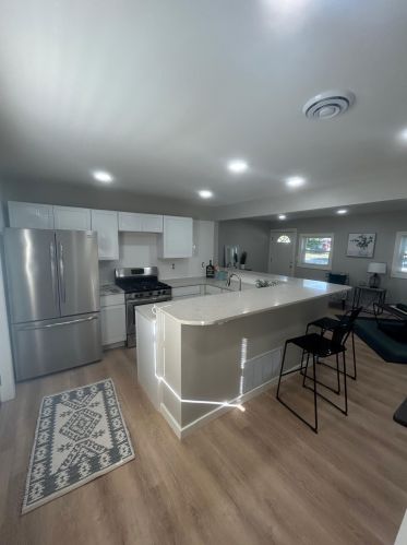 5341 27th St, Milwaukee, WI 53221-3723