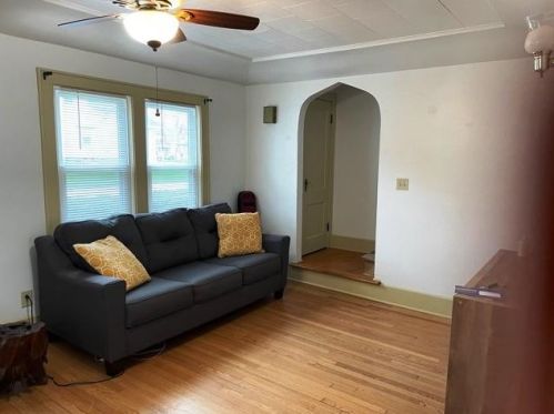 127 Concord Ave, Watertown, WI 53094-4029