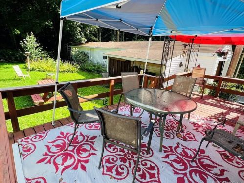 262 Shr Rd, Killingly CT 06241-1540 exterior