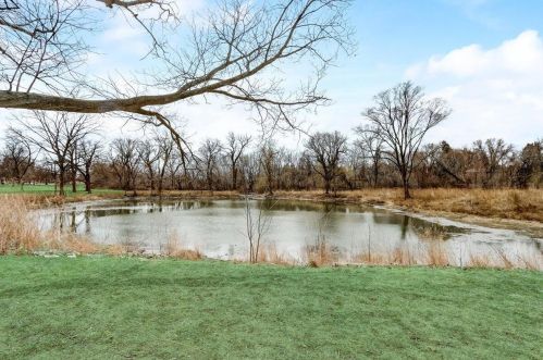 3160 Menomonee Riv Pkwy, Milwaukee WI 53222-3371 exterior