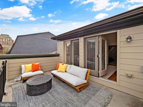 12460 Ansin Cir Dr, Rockville MD 20854-6912 exterior