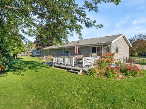 4965 Brookfield Cir, Manitowoc WI 54220-9362 exterior