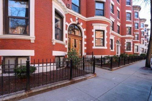 102 Gainsborough St, Boston MA exterior