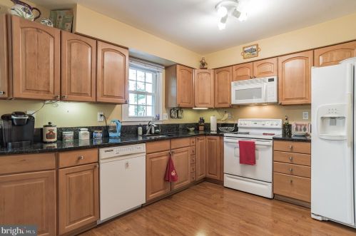 11920 Bargate Ct, Rockville MD 20852-4117 exterior