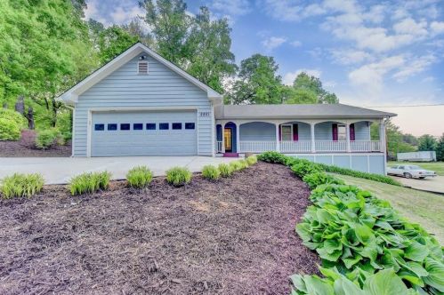 2851 Cardinal Lake Dr, Duluth, GA 30096-3933