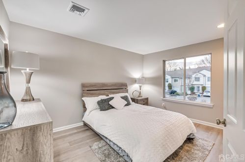 502 Park Pl, Springfield NJ  07081-3504 exterior