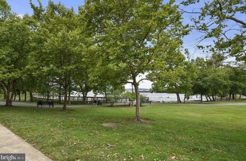 422 Royal St, Alexandria VA  22314-2335 exterior