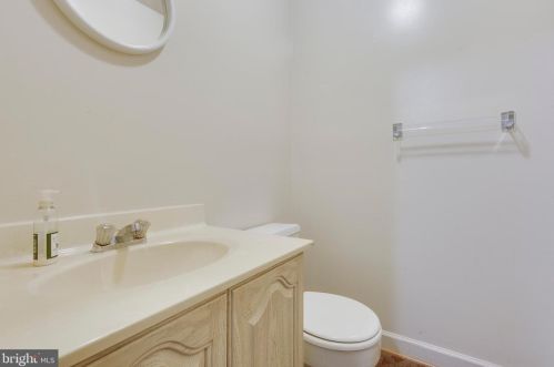 11352 Empire Ln, Rockville MD 20852-2870 exterior