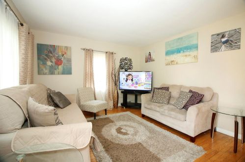 4371 64th St, Milwaukee, WI 53216-1152