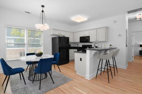 560 Morgan St, Atlanta GA 30308-2821 exterior