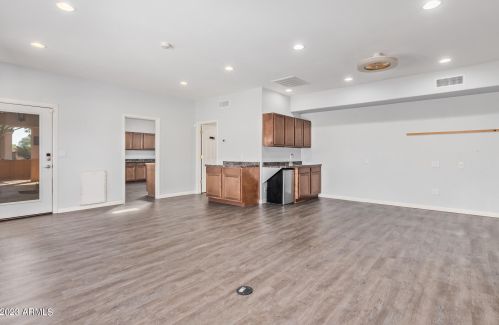 16402 40 Pl, Phoenix AZ 85050-8973 exterior