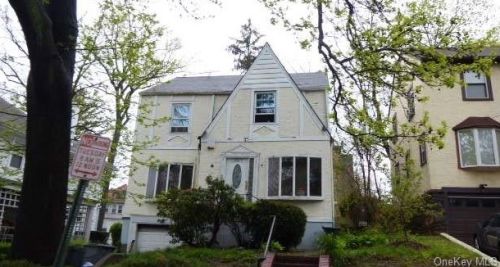 227 5th St, Mount Vernon, NY 10553-1705