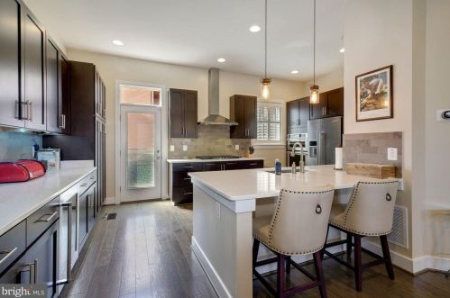 1814 Potomac Ave, Alexandria VA  22314 exterior