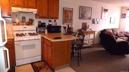 652 Crotona Park, Bronx NY 10460-4824 exterior