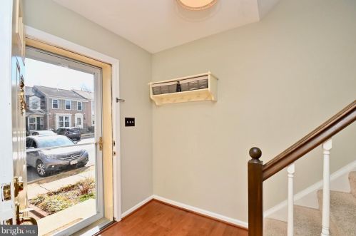 5648 Ridge View Dr, Alexandria VA  22310-1467 exterior