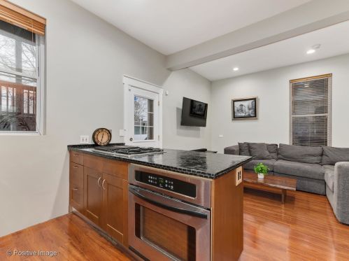 1344 Artesian Ave, Chicago IL  60622-2934 exterior