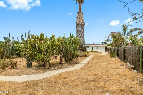 974 Orange Dr, Oxnard CA  93036-1834 exterior