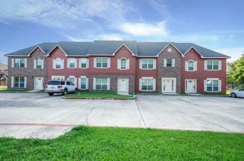 120 Clark St, Hempstead, TX 77445-5400