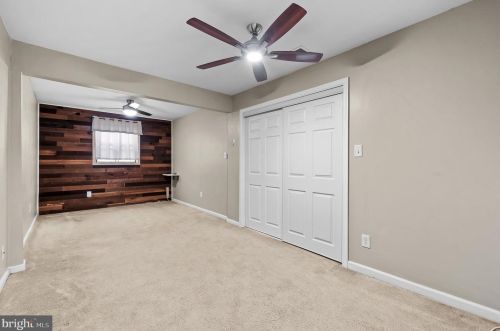 45 Robinson Dr, New Castle DE 19720-1915 exterior