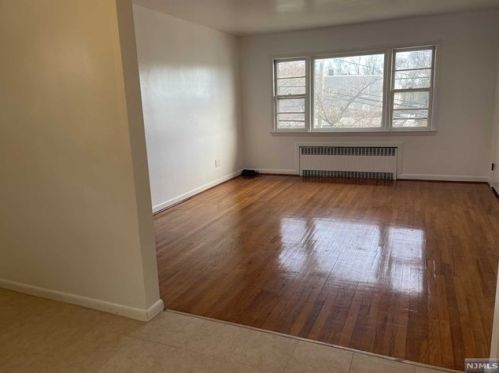 461 Boyden Ave, Maplewood NJ  07040-3005 exterior